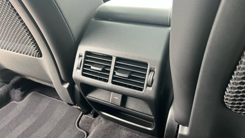 Jaguar E-Pace 2.0 D200 R-Dynamic SE Black 5dr Auto Diesel Estate